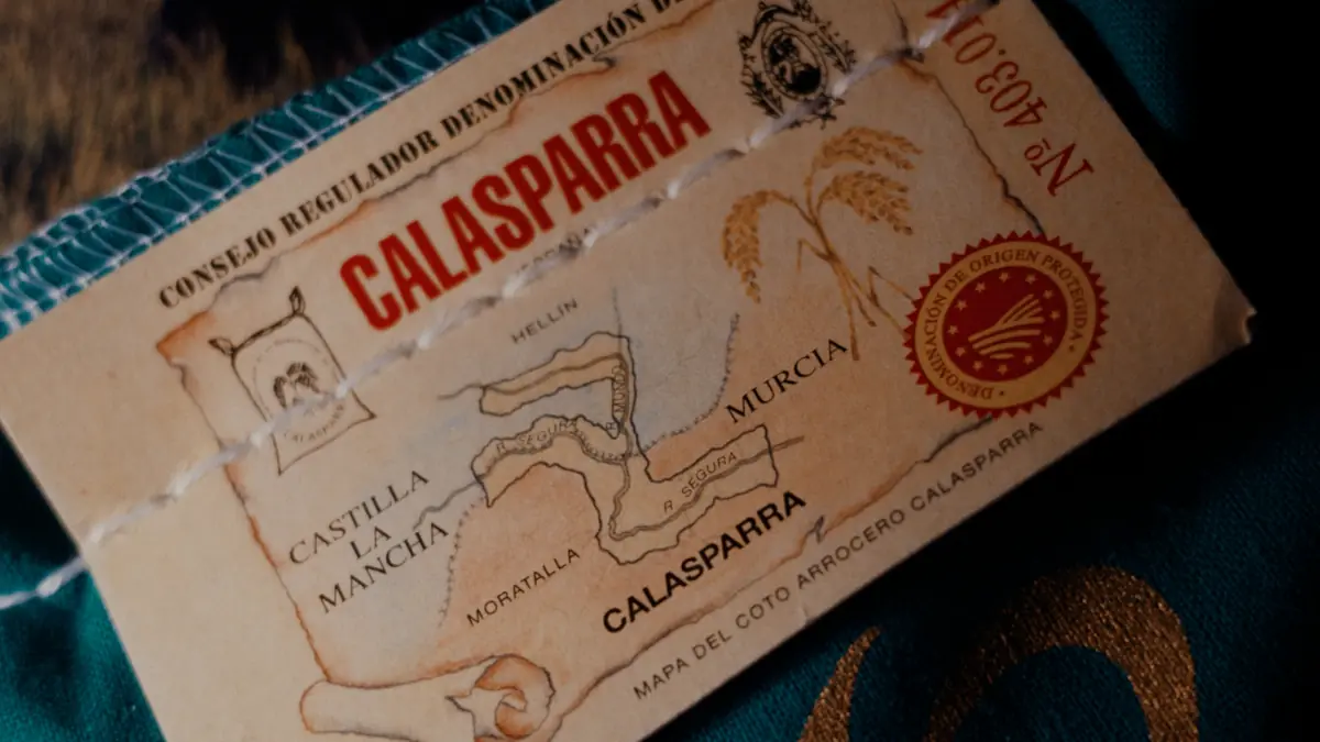 Contraetiqueta numerada con el mapa del coto
